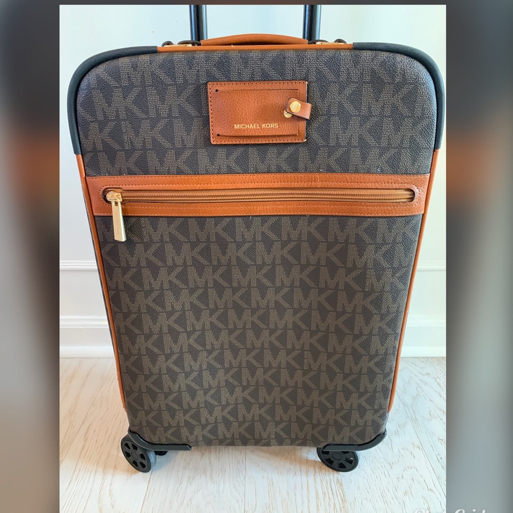 MICHAEL KORS - Jet Set Travel Logo Suitcase